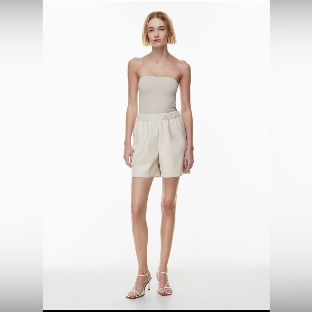 Aritzia Babaton Margin Vegan Leather Short
